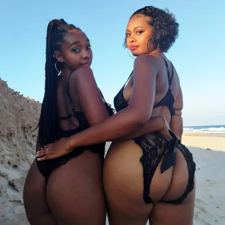 Duo Nicky and Jasmine