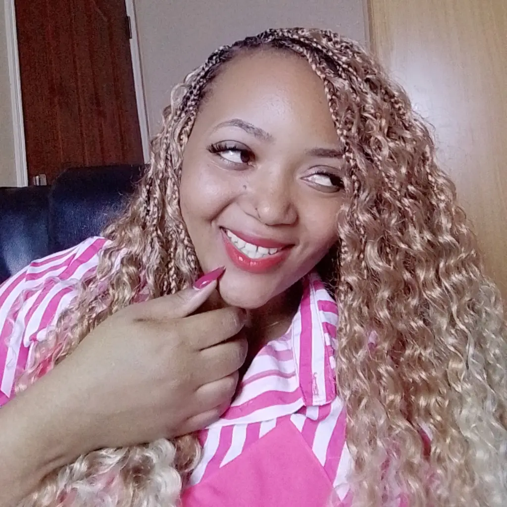 Sophie Ebony Sophie Ebony